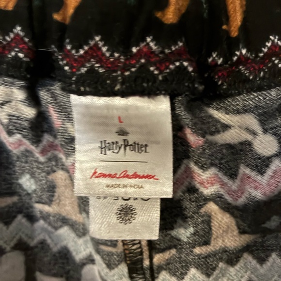 Hanna Andersson Harry Potter Pajama Pants with Hogwarts Pattern - Picture 4 of 4